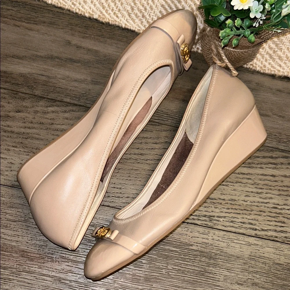 COLE HAAN Beige Nude Wedges with Gold Signature Accent Size 10